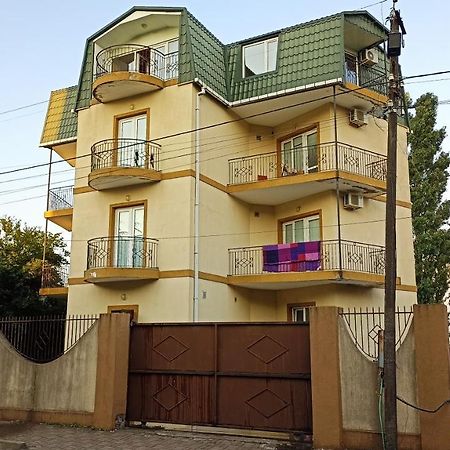 Guest House Karla Кобулети Экстерьер фото