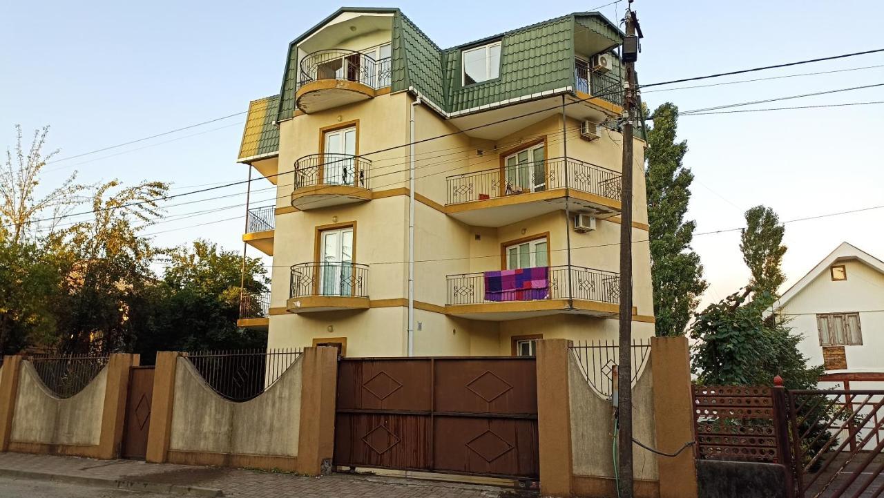 Guest House Karla Кобулети Экстерьер фото